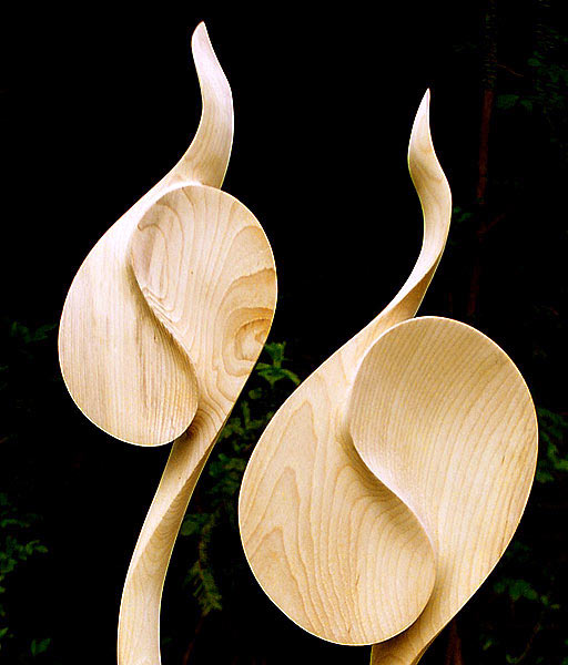 Ginkgo wood carving 'Levenslijn' (photo Will Schropp)