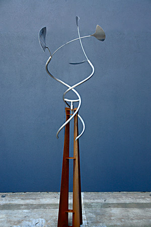 Ginkgo kinetic sculpture by Rudi Jass (photo Rudi Jass)